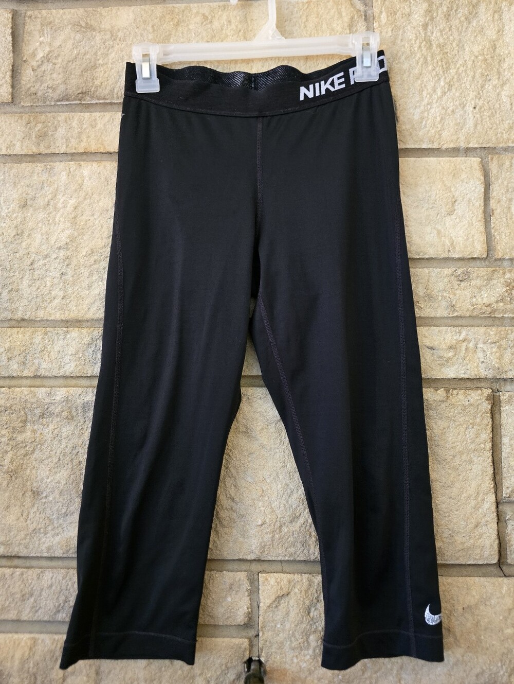 Nike Black Women's Capri Athletic Leggings with Logo Waistband - Picture 1 of 6